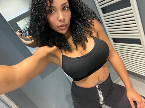 Soy puro fuego afroespañol🔥, ¿serás capaz de ag...