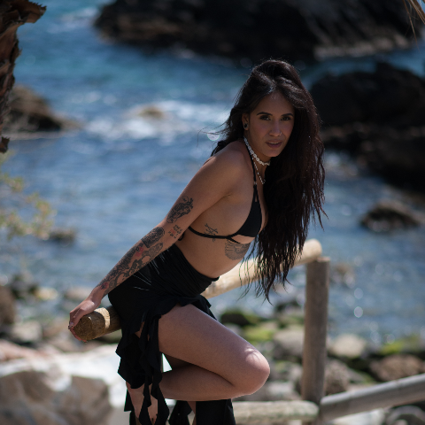 Chica natural Petite y con ganas de conocer y i...