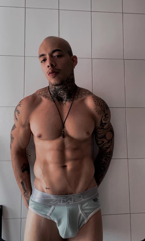 Actor porno sado masoquista BDSM y Stripper con...