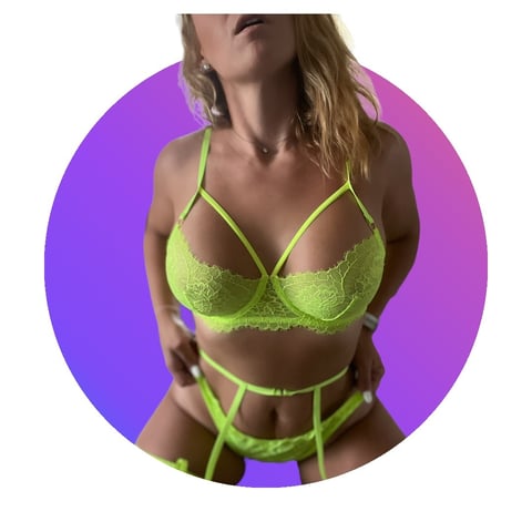 I’m Amber Cox; your sexy, fun, swinging housewi...