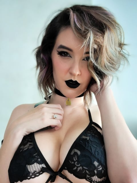 Hi there Sinner, my name's Ms. Juli Rae and I'm...