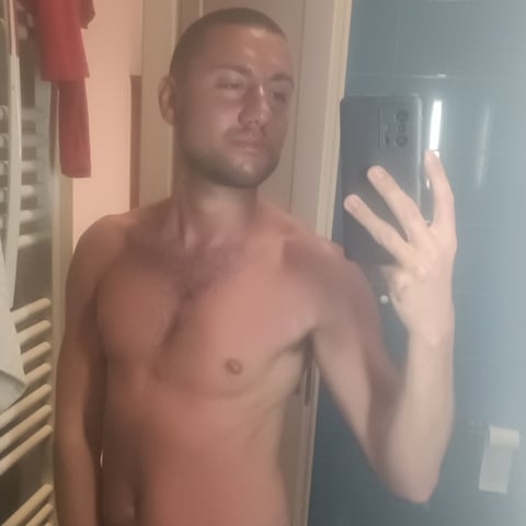 Welkom! Ik ben een 25-jarige jongen uit Kroatië...